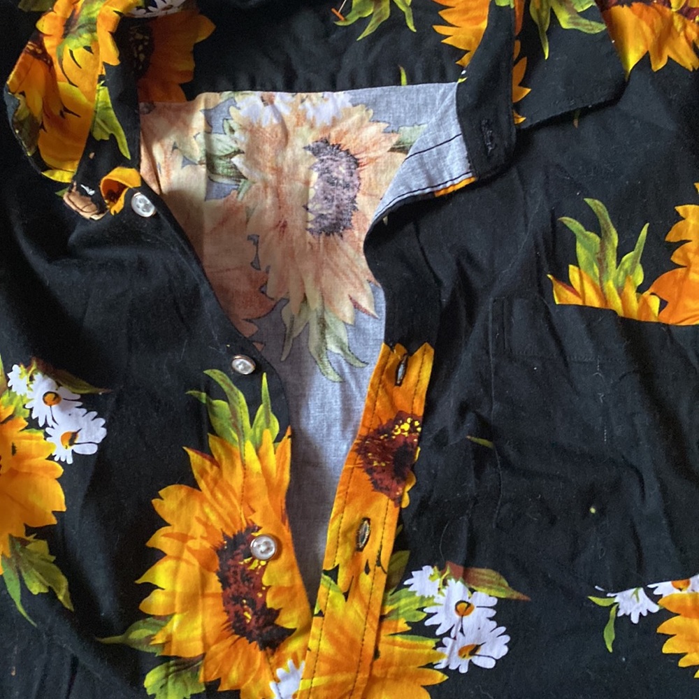 Sunflower button up - Picture 3 of 3